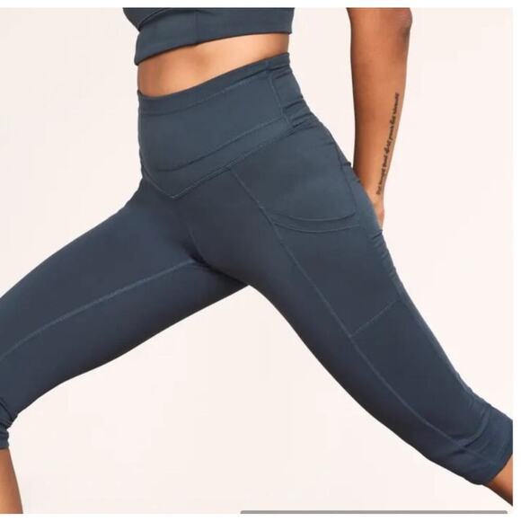 Free People FP Movement Stay Centered Capri Yoga Leggings Deep Dive Sz L $78 - Picture 3 of 15